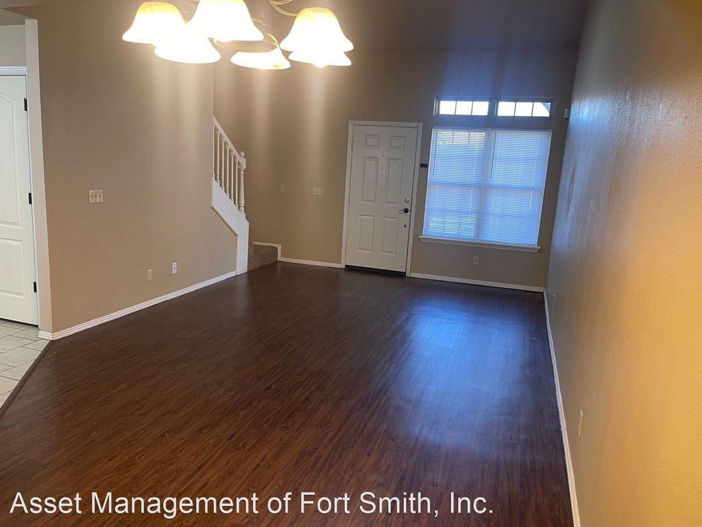 5500-5515 Summit Court - Photo 1