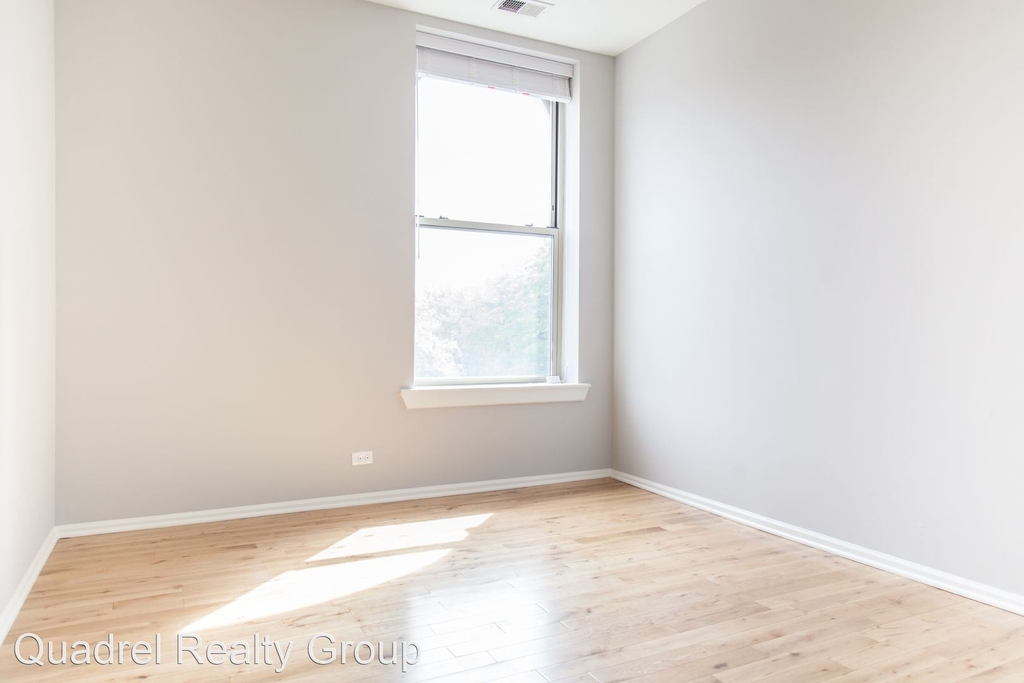 3264 N Clark - Photo 4