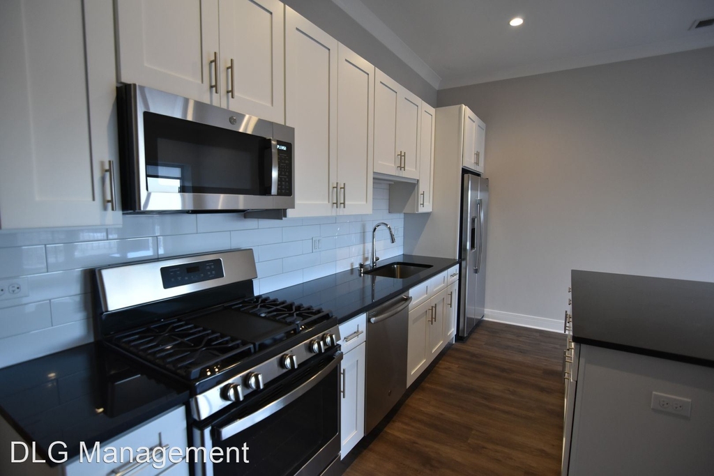 927 W. Irving Park - Photo 3