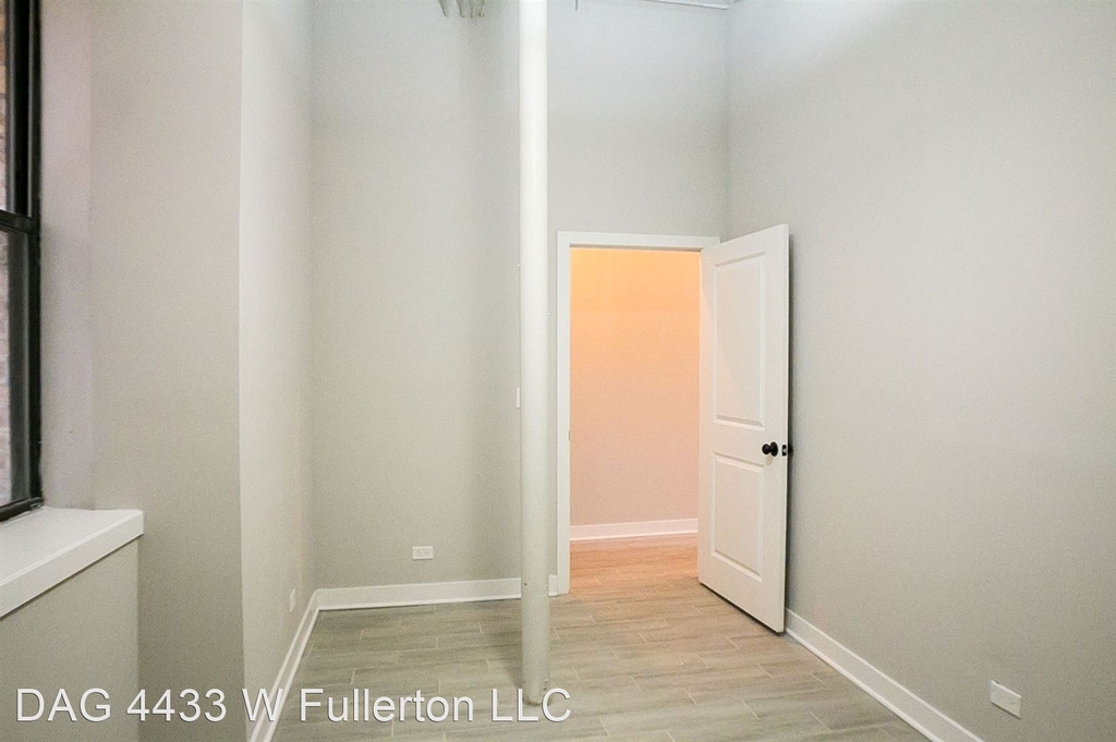 4433 W Fullerton Ave - Photo 32