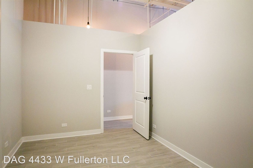 4433 W Fullerton Ave - Photo 29