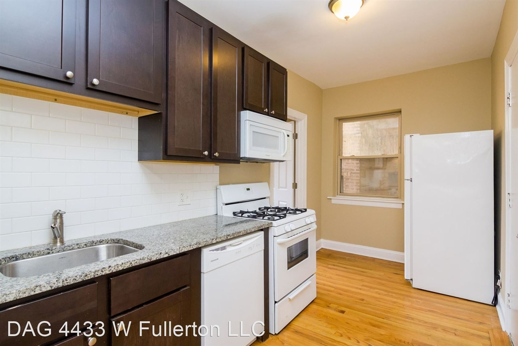 4433 W Fullerton Ave - Photo 10