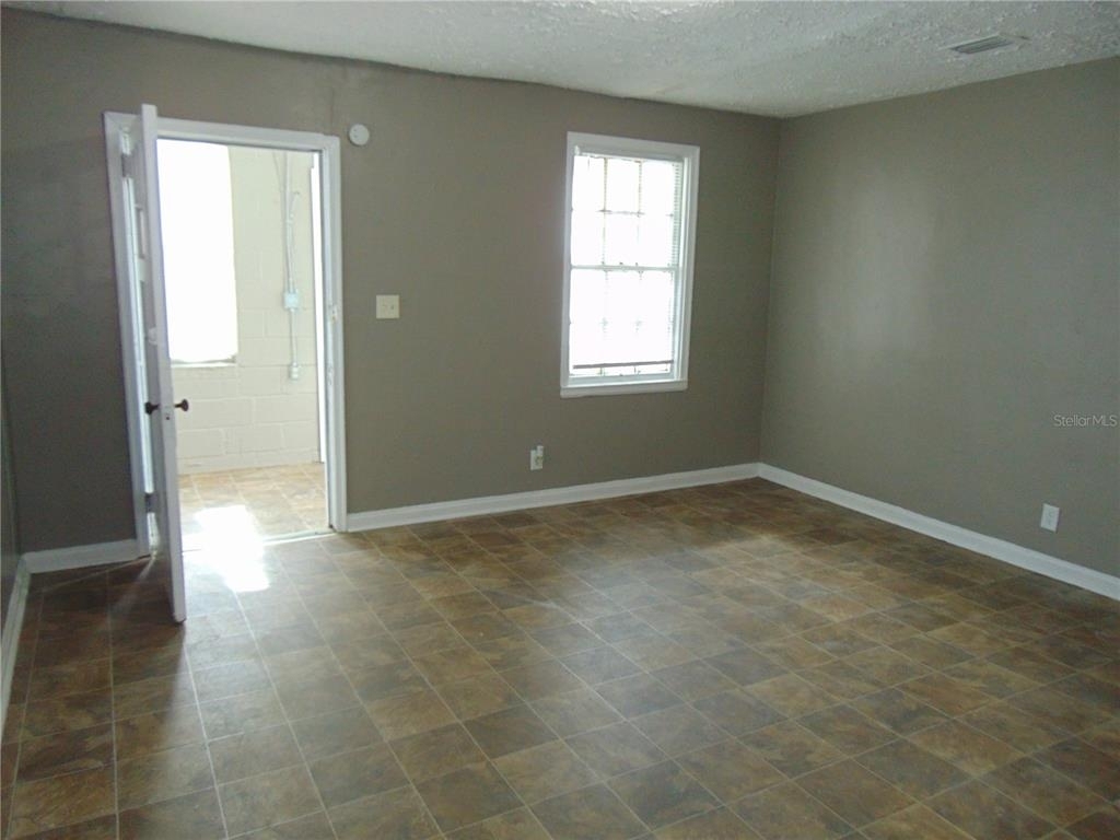 1087 W 12th Street - Photo 1