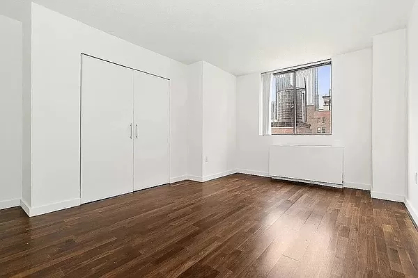 184 Lexington Avenue - Photo 2