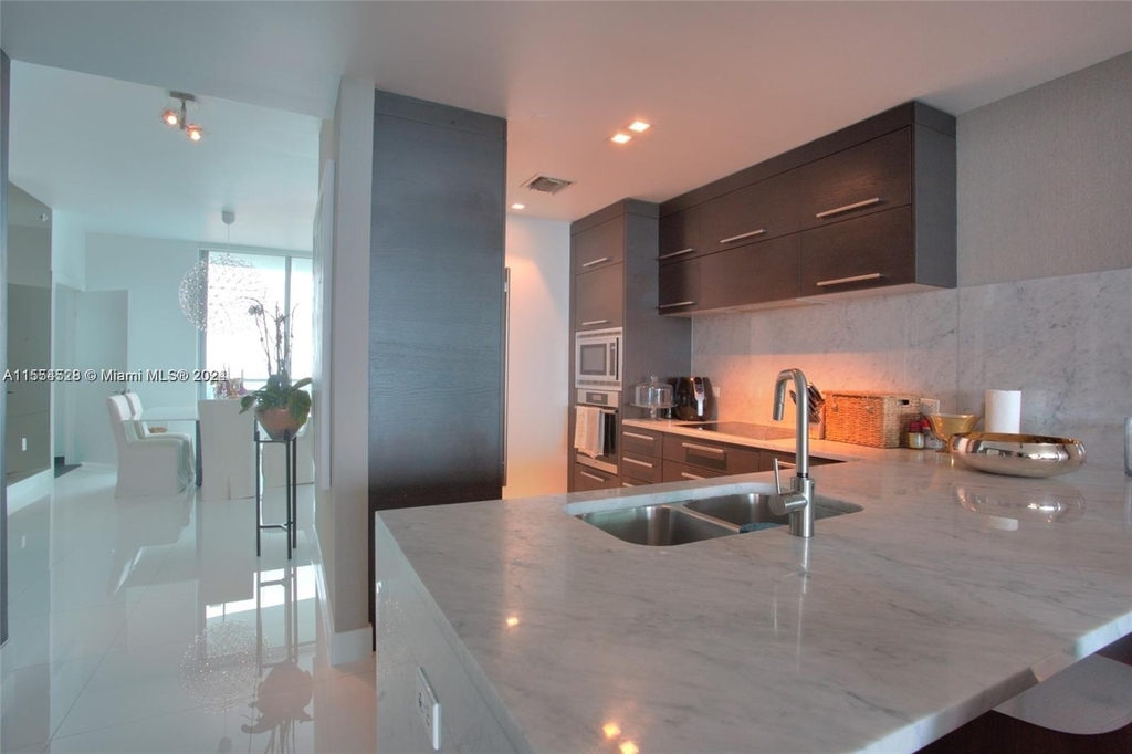 900 Biscayne Blvd - Photo 3