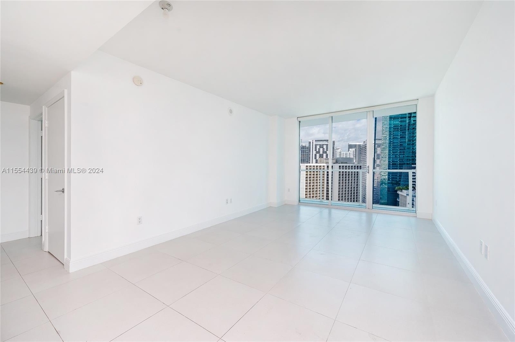 500 Brickell Ave - Photo 4