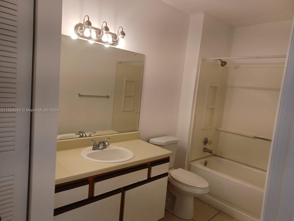 2159 Sw 80th Ter - Photo 5