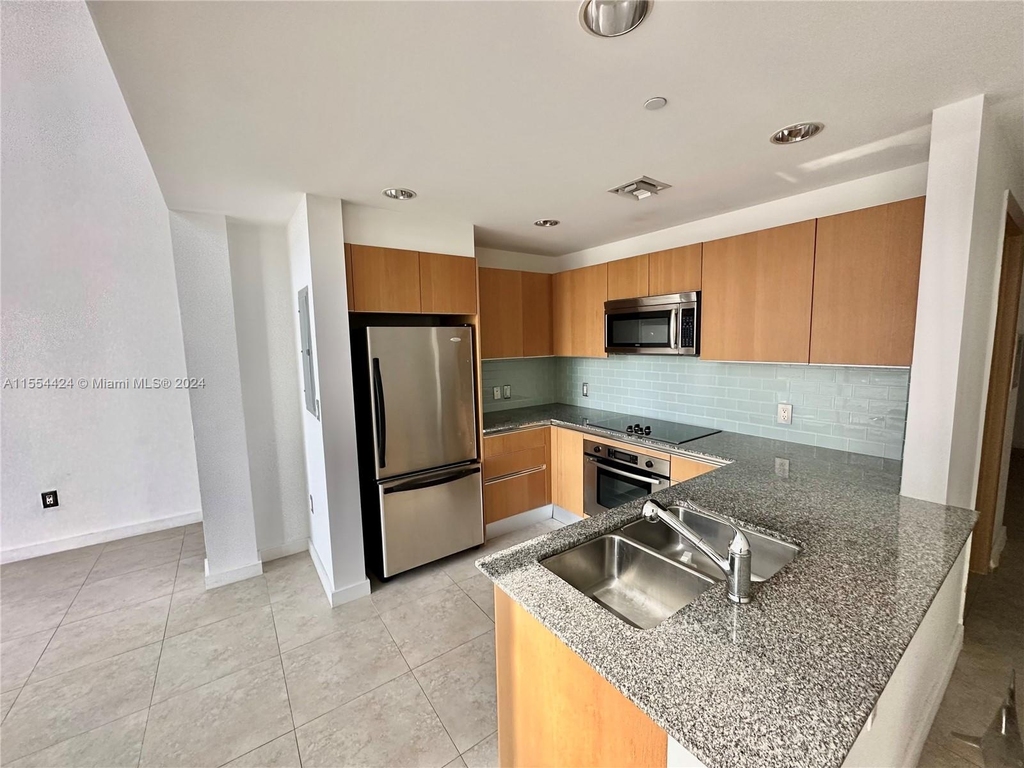 1050 Brickell Ave - Photo 3