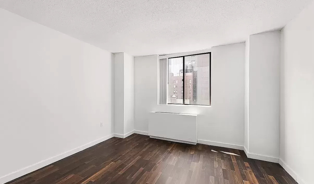 184 Lexington Avenue - Photo 2