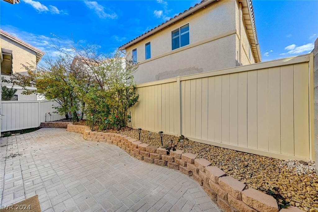 10567 Pueblo Springs Street - Photo 32