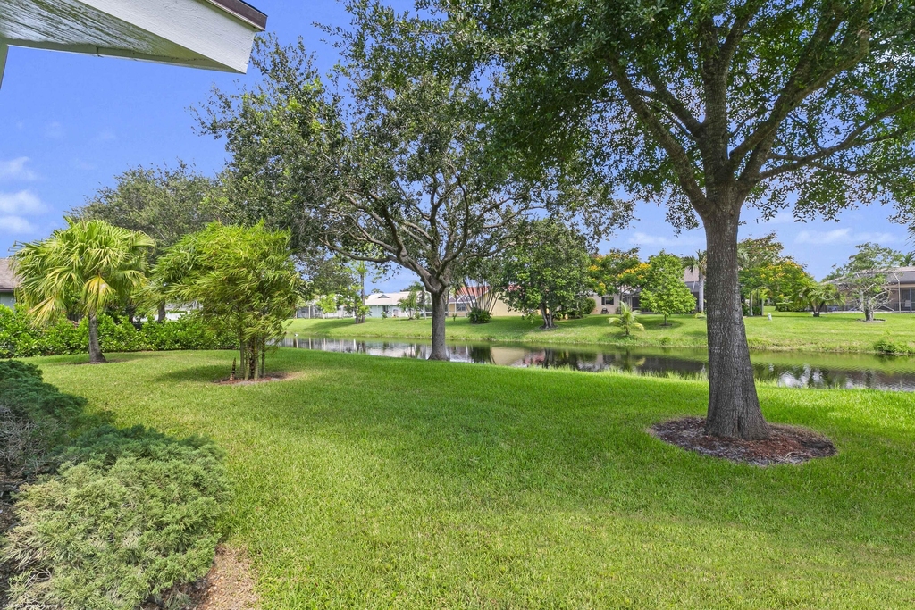 13781 Barberry Drive - Photo 8