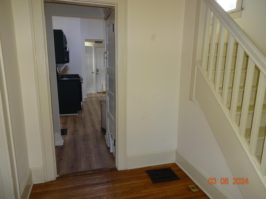 215 E Jenkins Avenue - Photo 8