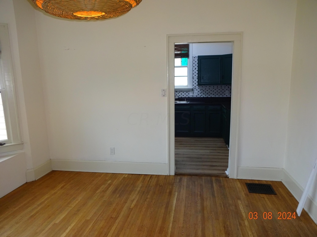 215 E Jenkins Avenue - Photo 15