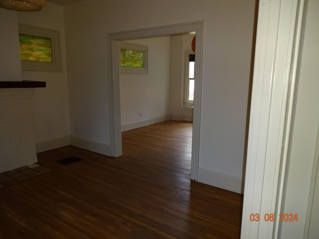 215 E Jenkins Avenue - Photo 12