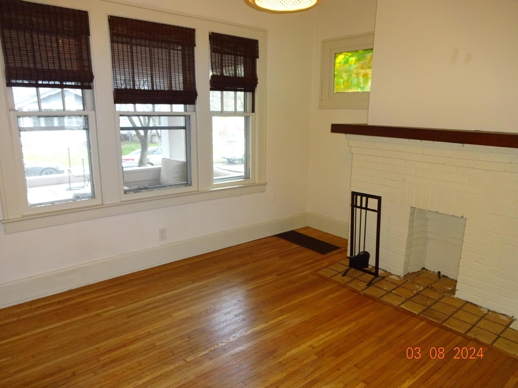 215 E Jenkins Avenue - Photo 7