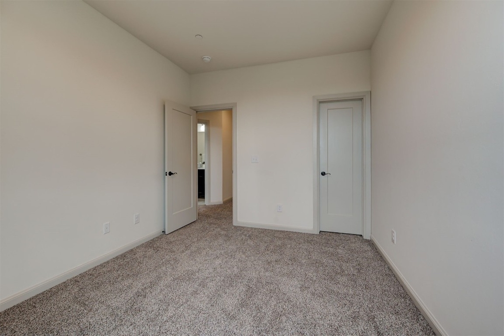 573 S Fretz Avenue - Photo 22