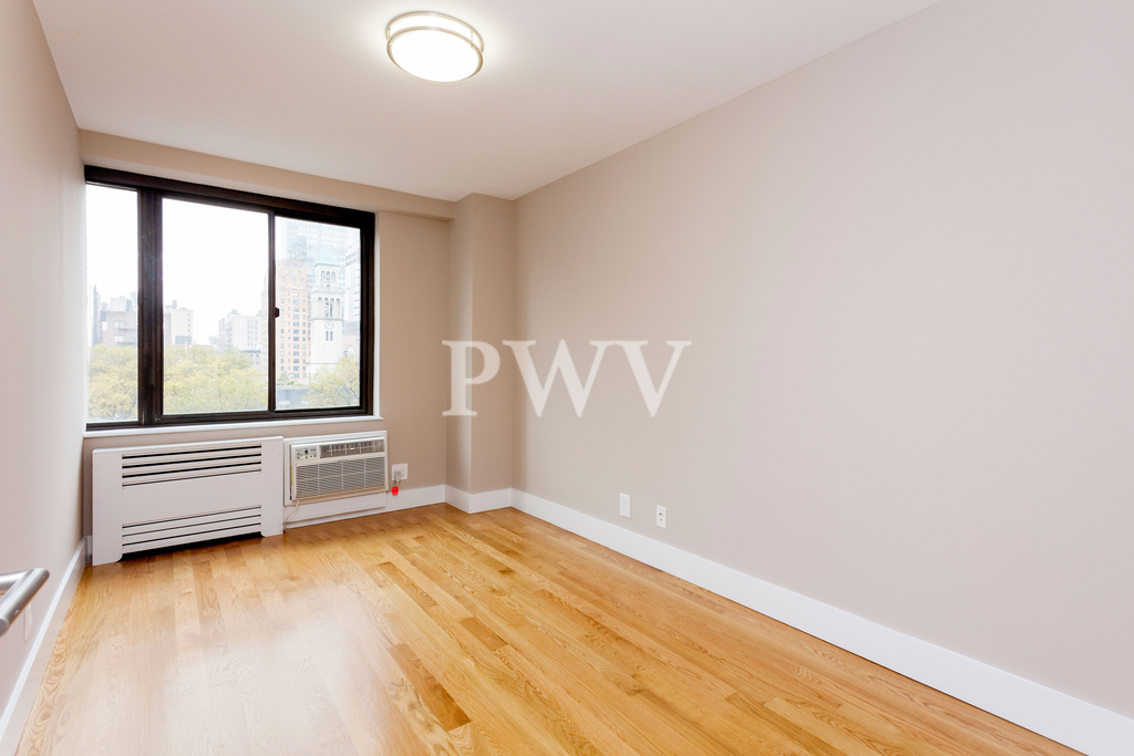 792 Columbus Ave - Photo 2