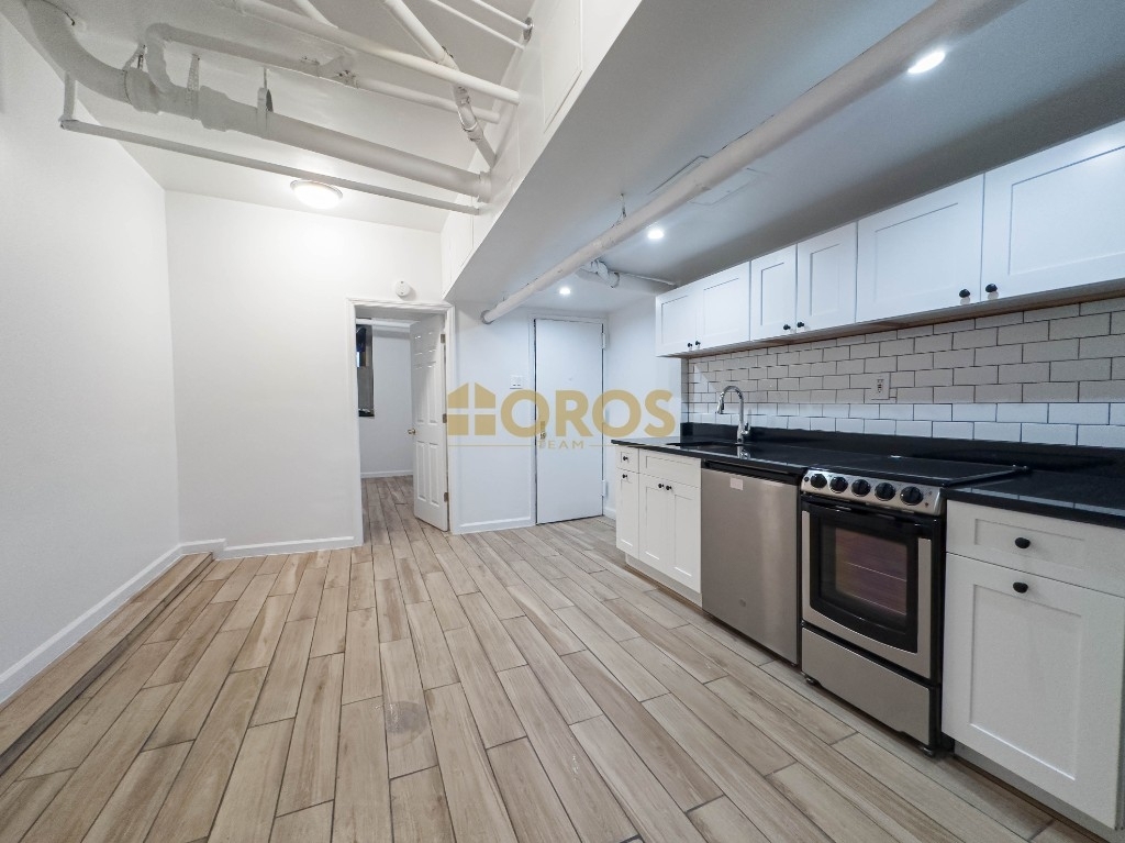 213 East 10th Street - Photo 1