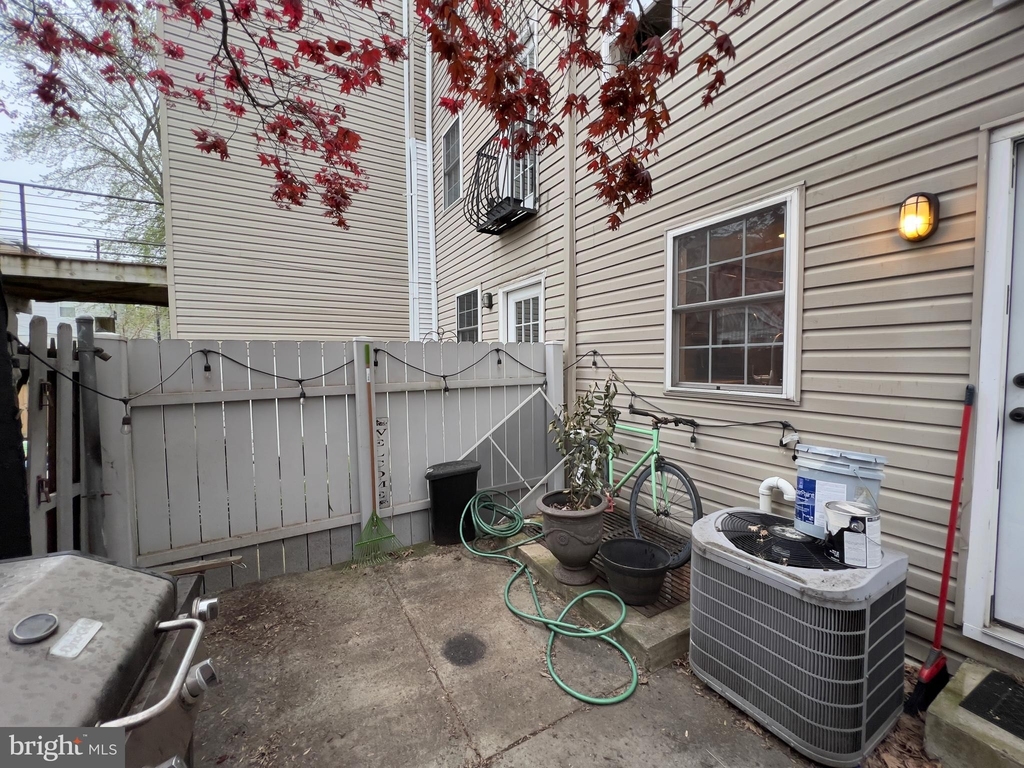 1549 E Hewson Street - Photo 47