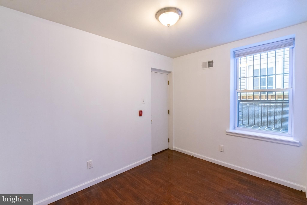 305 N 41st Street - Photo 9