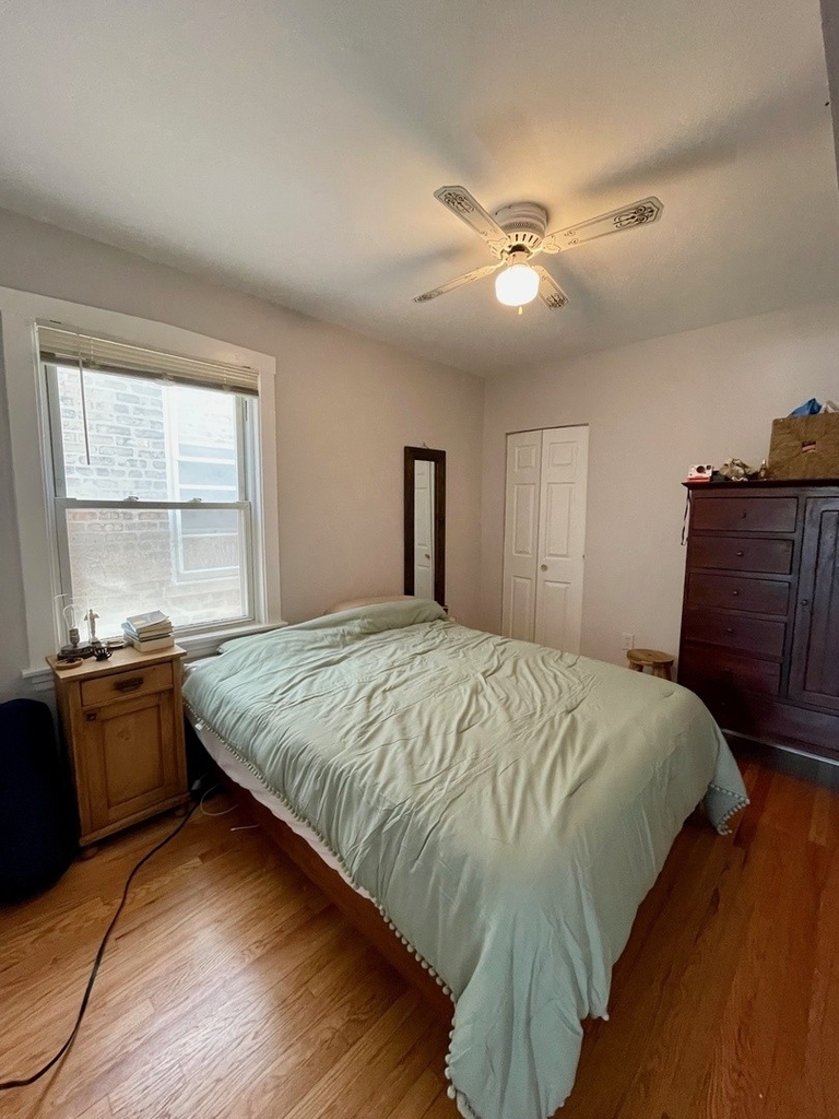 2344 W Barry Avenue - Photo 7