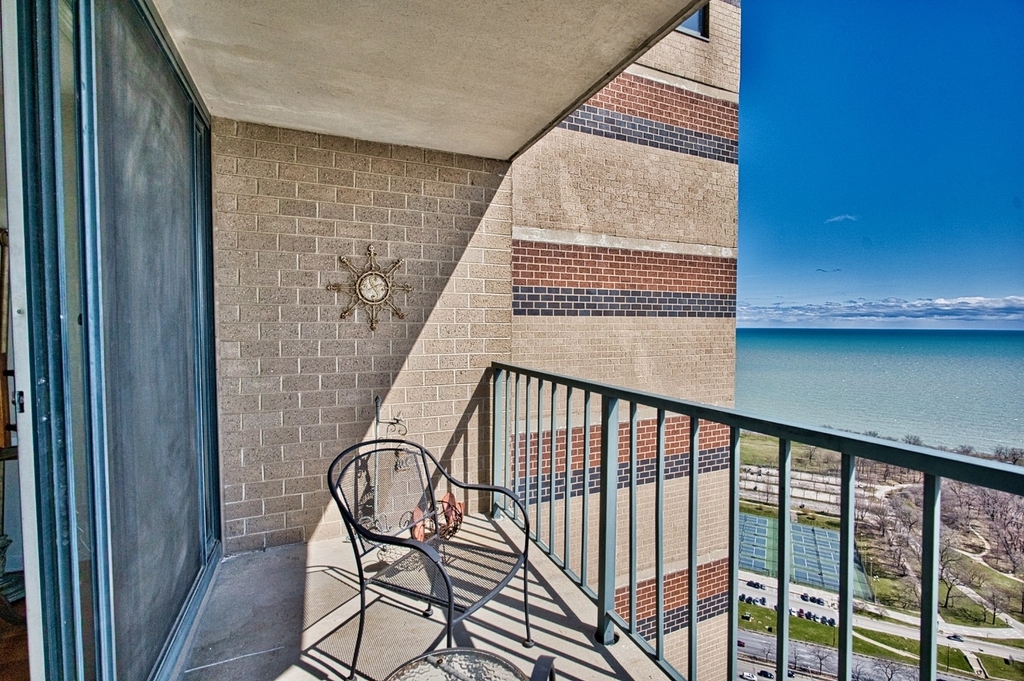 3660 N Lake Shore Drive - Photo 32