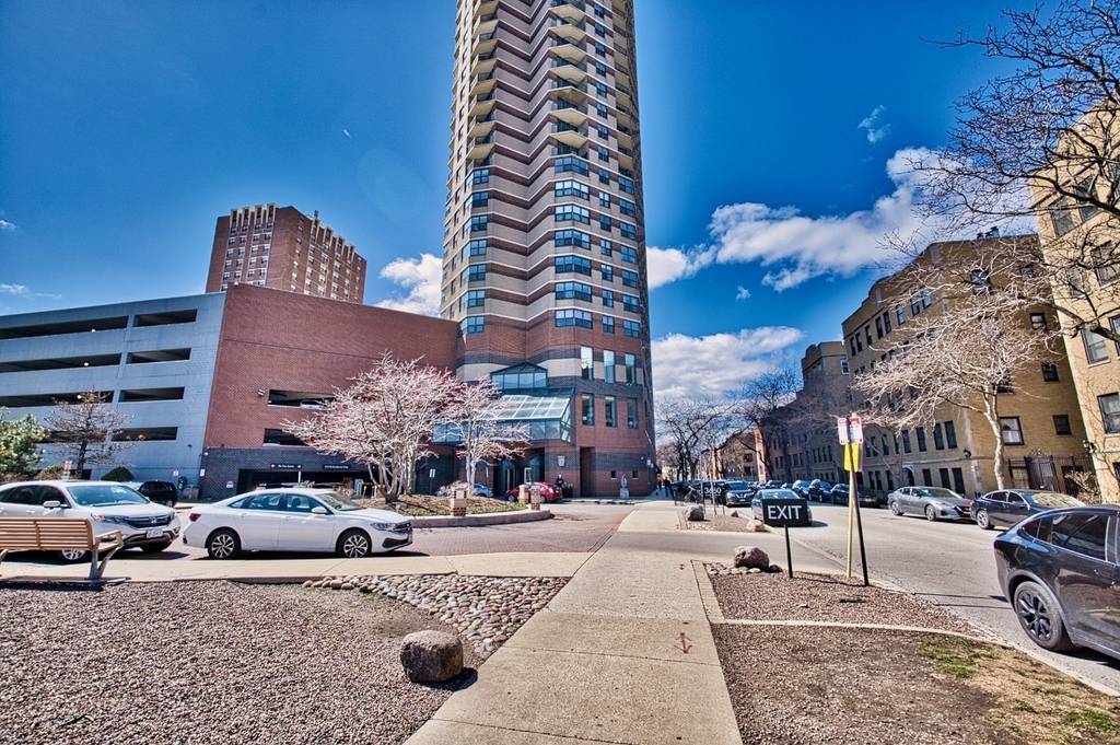 3660 N Lake Shore Drive - Photo 48