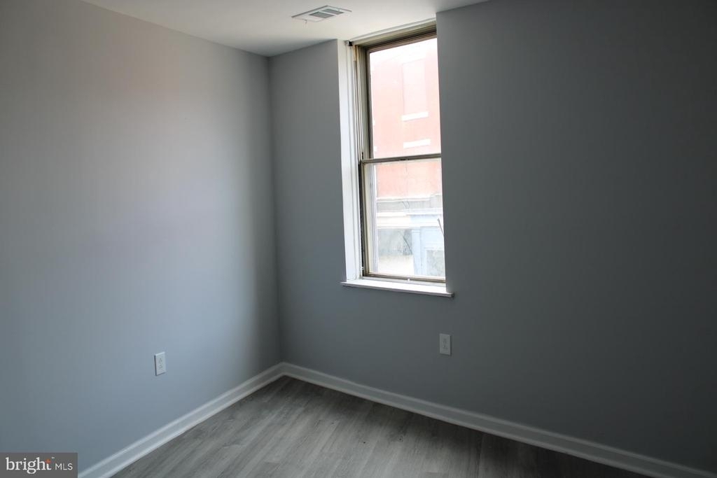 1301 Point Breeze Ave - Photo 5