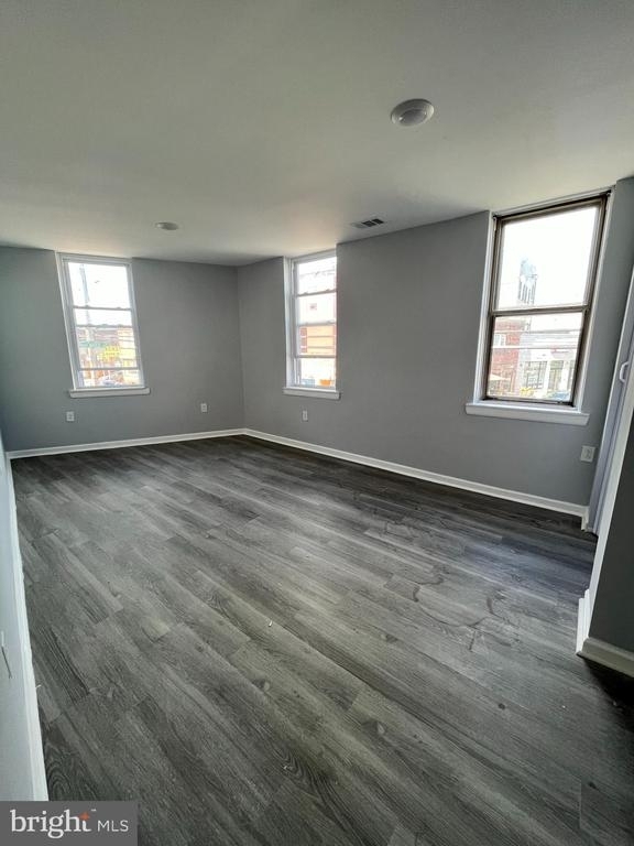 1301 Point Breeze Ave - Photo 4