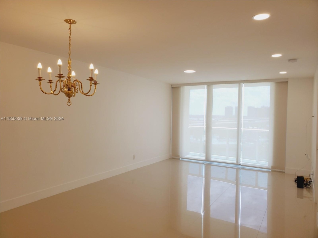 19380 Collins Ave - Photo 3