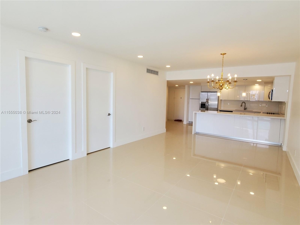 19380 Collins Ave - Photo 5