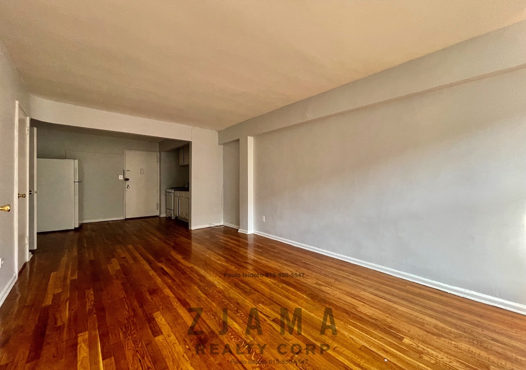 130 East 18th Street - Photo 2