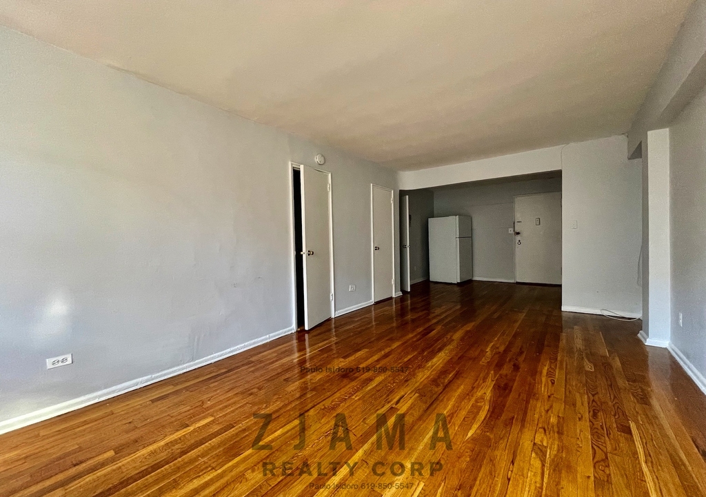 130 East 18th Street - Photo 1