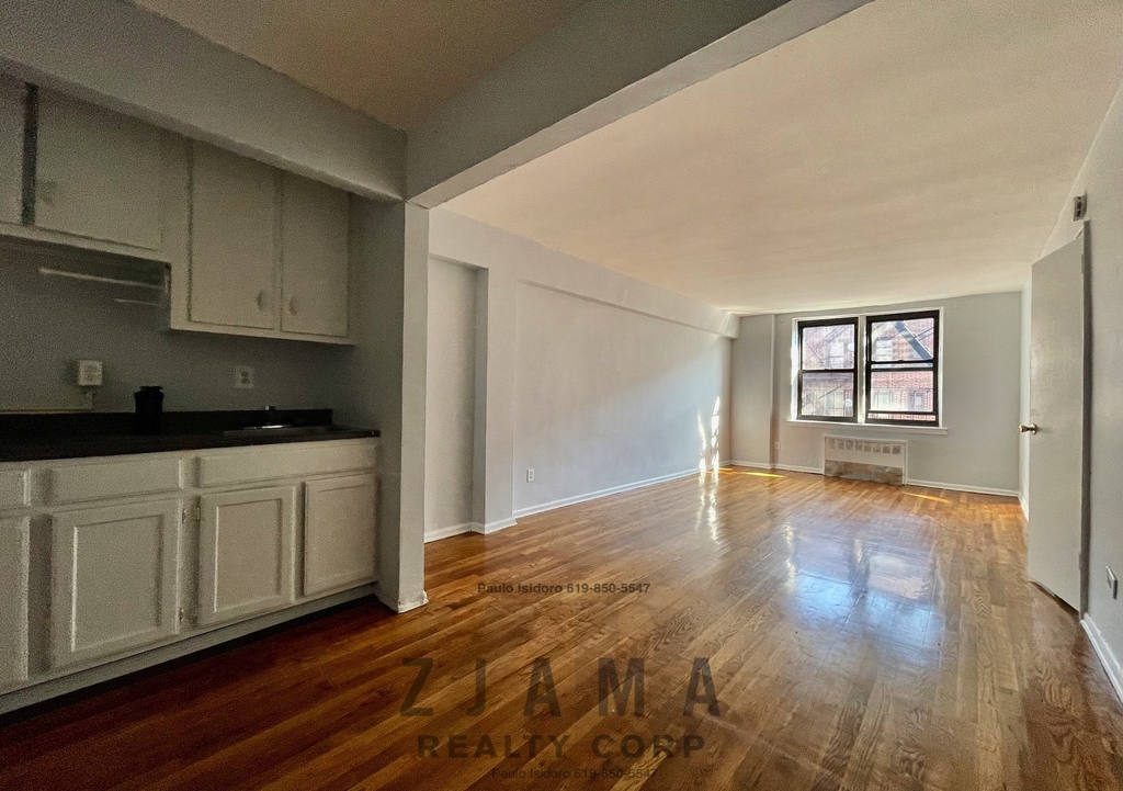 130 East 18th Street - Photo 4