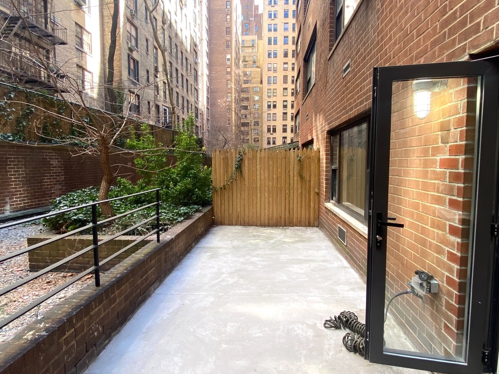 East 56th Street - Photo 0