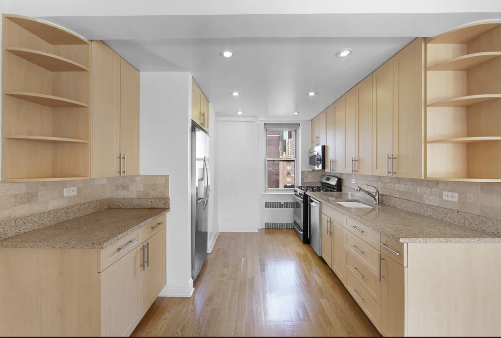 Park Ave  - Photo 2