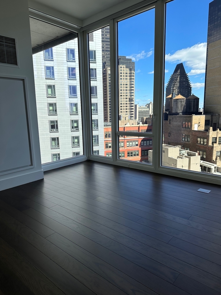 222 East 44th Street - Photo 6