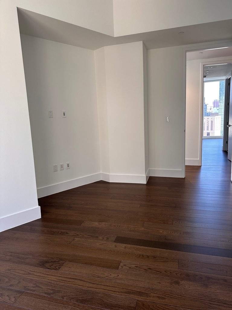 222 East 44th Street - Photo 11