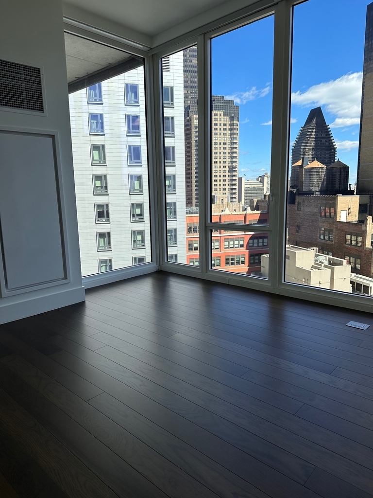 222 East 44th Street - Photo 8