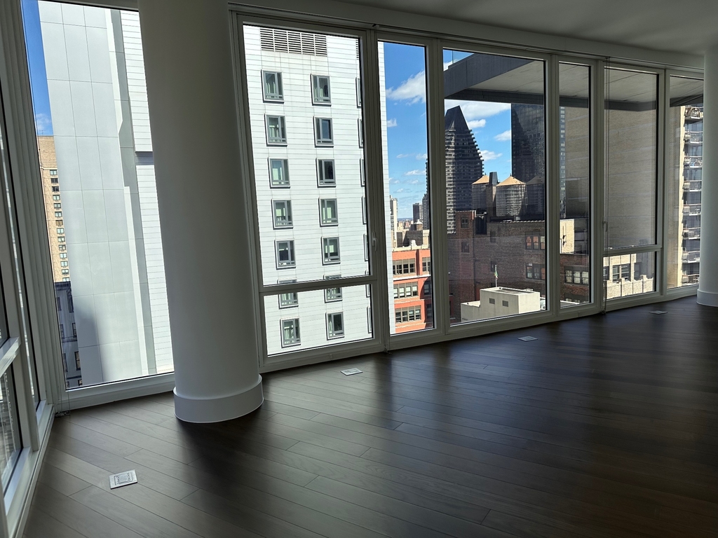 222 East 44th Street - Photo 12