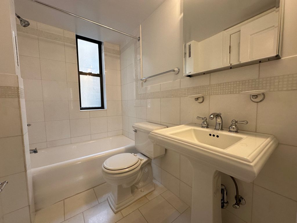 111 East 80th Street - Photo 7