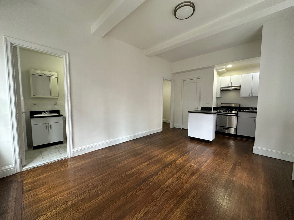 140 East 46th Street - Photo 0