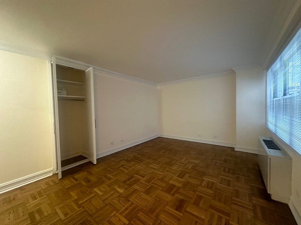 888 8th Avenue - Photo 1