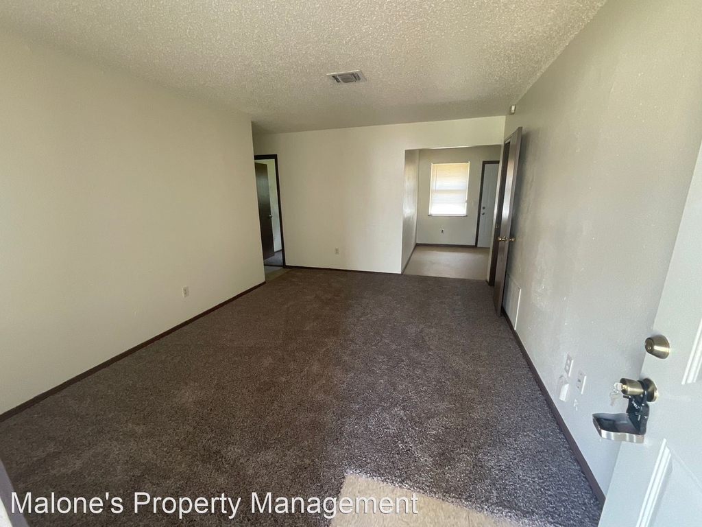 3112 Se 57th - Photo 1