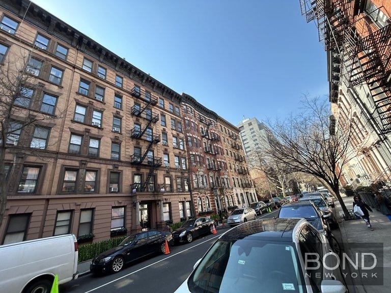 East 23rd Street - Photo 10