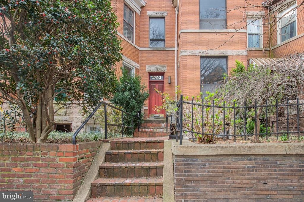 1752 Euclid St Nw - Photo 1