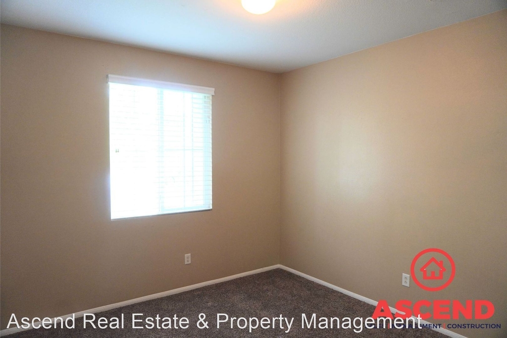 12115 Rodeo Ave - Photo 8