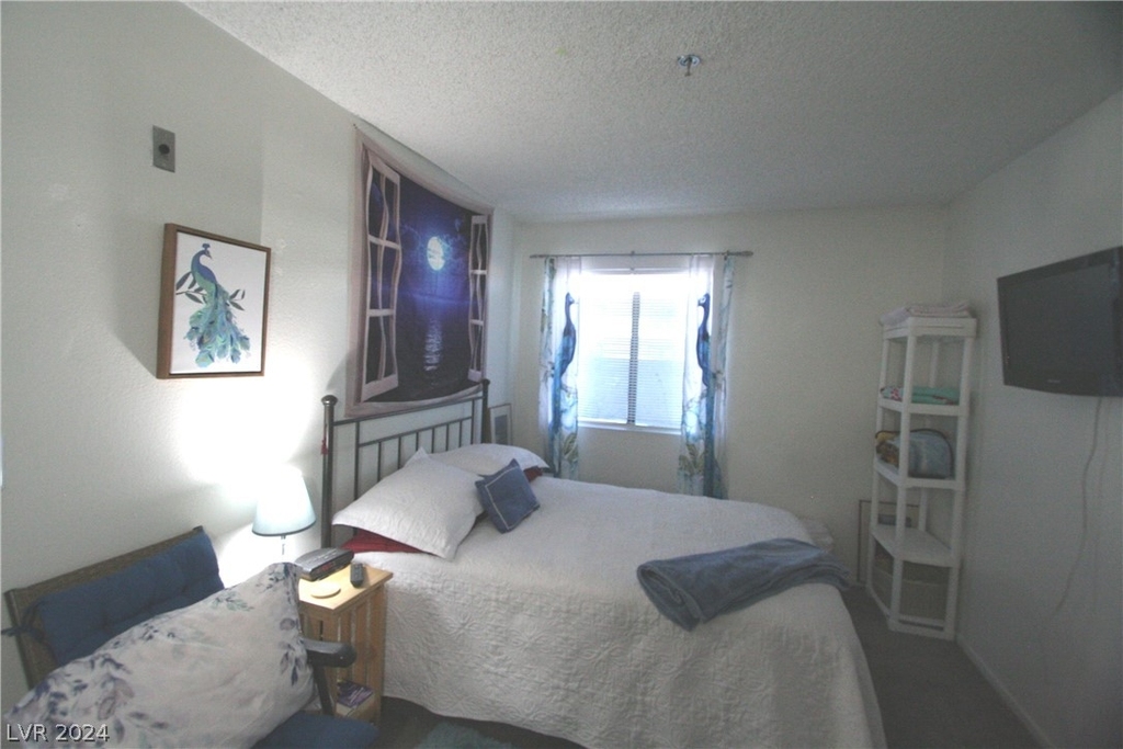 1381 E University Avenue - Photo 12