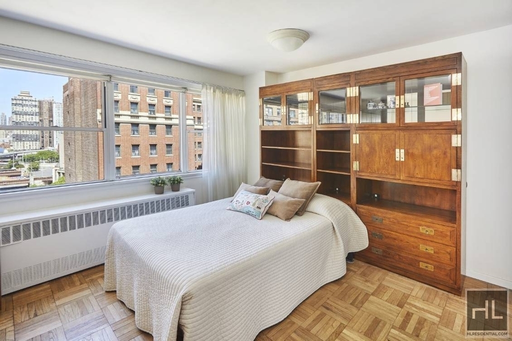 430 West 34th Street - Photo 1