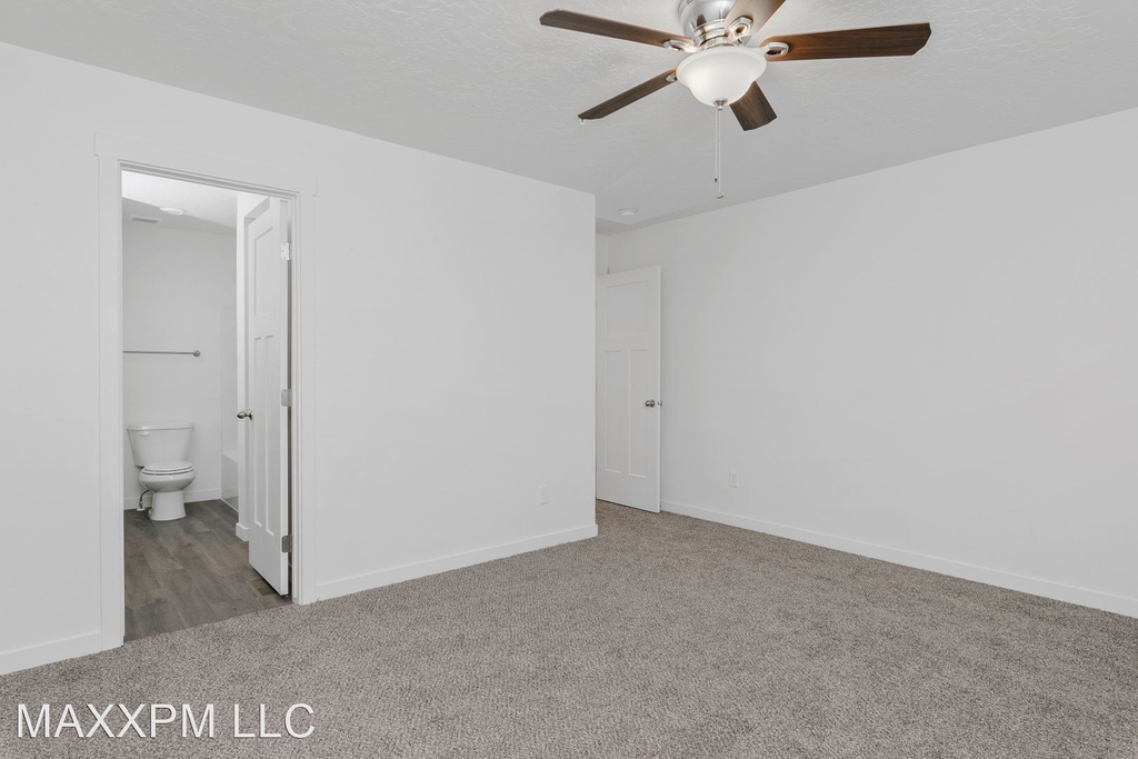 16907 N Macabee Beach Ln - Photo 12